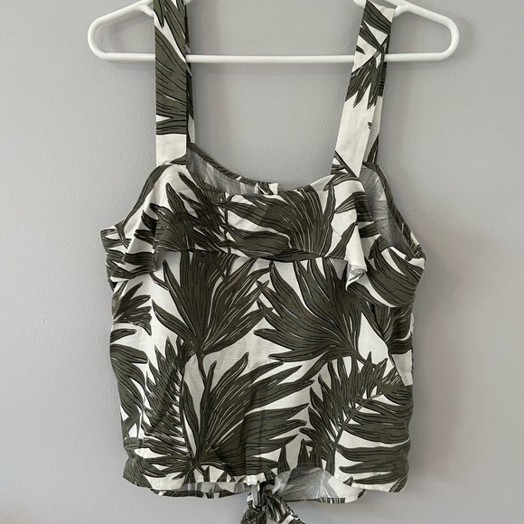 1.State flows tropical button blouse with tie - Picture 2 of 5